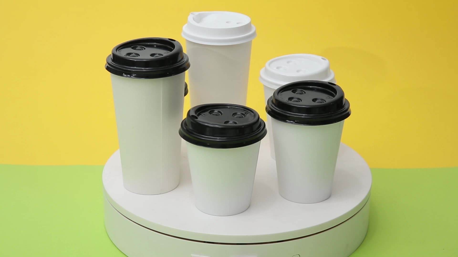  El viaje doble disponible biodegradable personalizado al por mayor de la pared se lleva las tazas de café de papel con las tapas