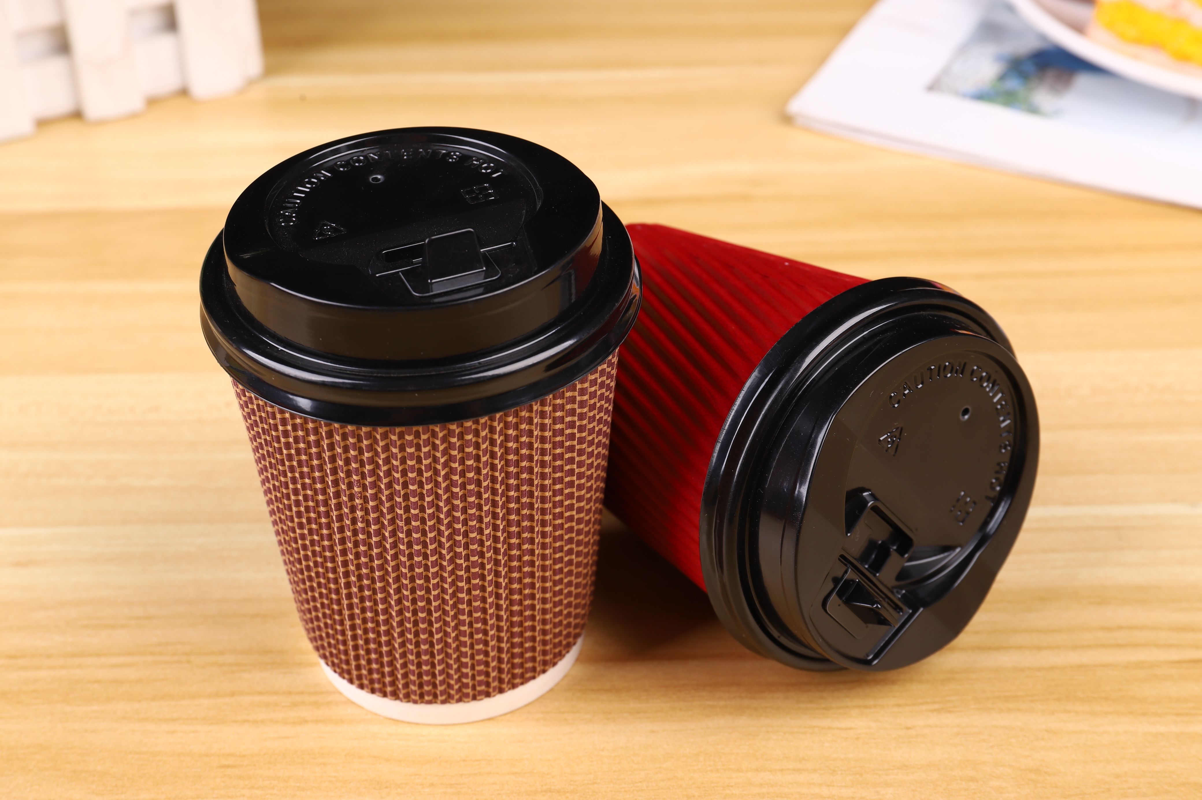 8oz 12oz 16oz personalizaron las tazas de café de papel impresas disponibles de la ondulación de la pared doble de las tazas de papel del diseño